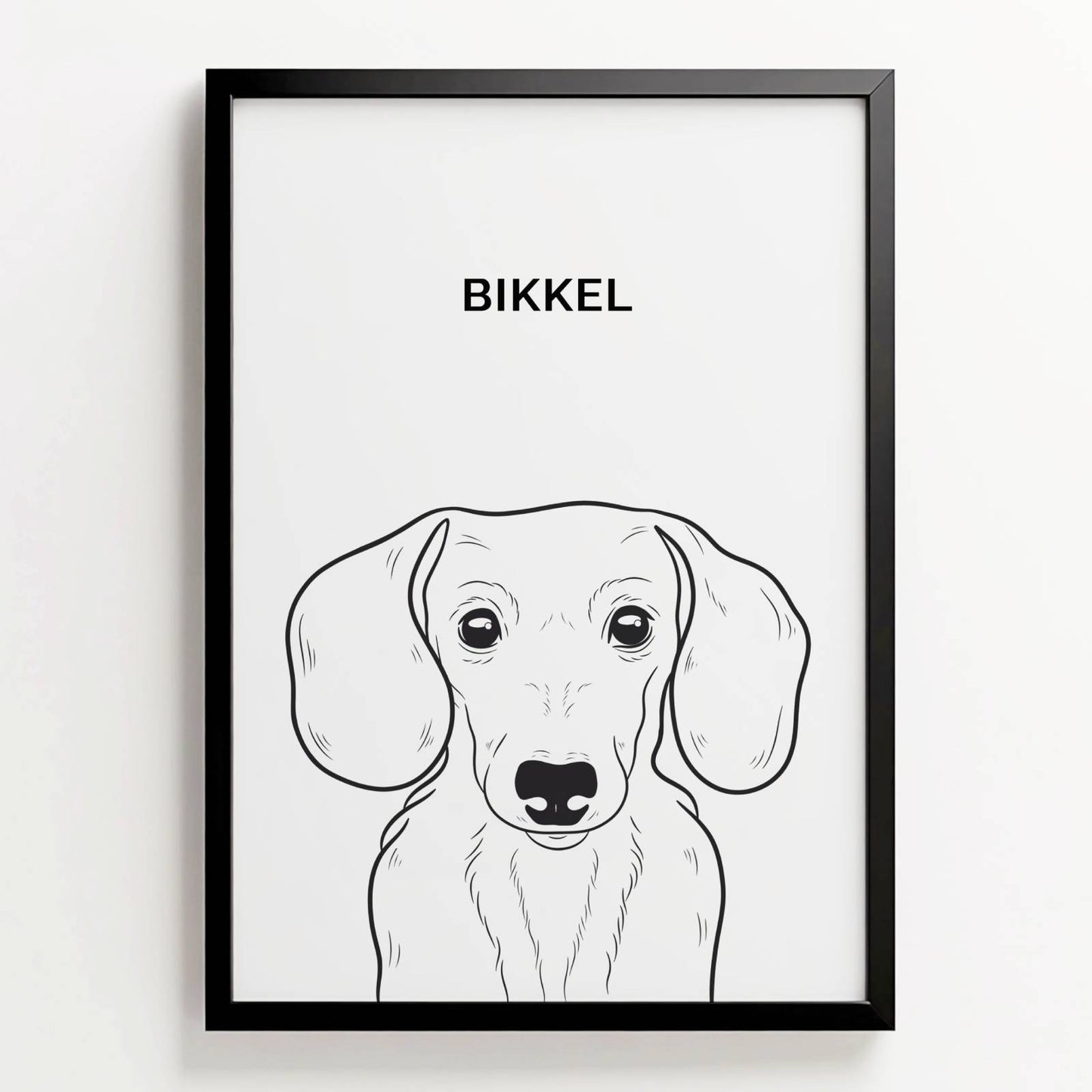 Minimalistisch zwart-wit lijnportret van teckel Bikkel in zwarte lijst, met naam erboven