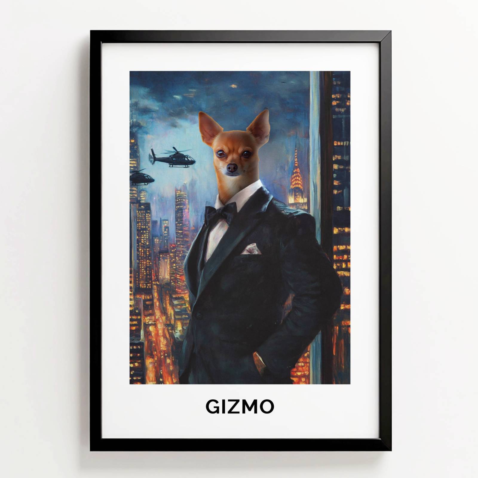 Ingelijste poster in ‘Geheim agent’-stijl van Chihuahua Gizmo in smoking met stadsachtergrond bij nacht, met naam onder het portret